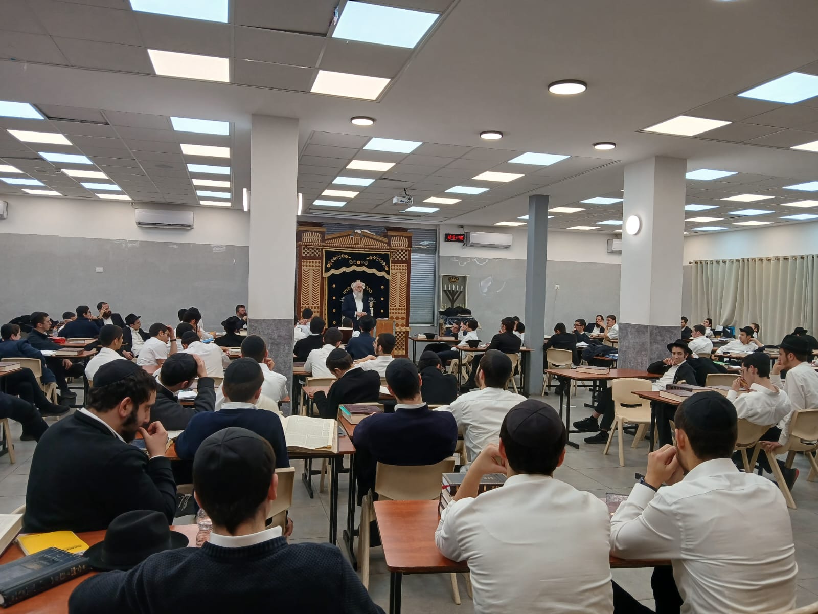 שיעור כללי בהלכות חנוכה